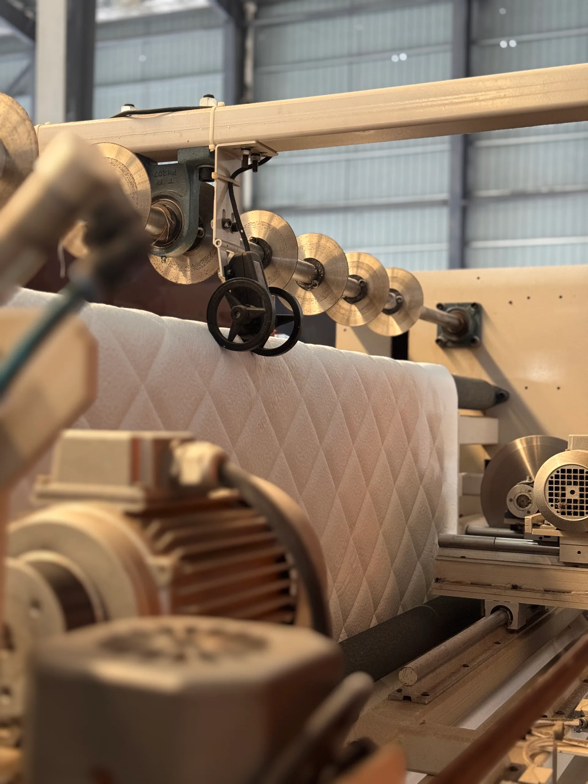 Ultrasonic quilting machine — nonwoven mattress fabric production line